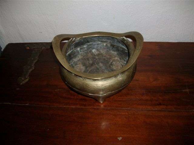 Lovely chiense brass flower pot , has markings